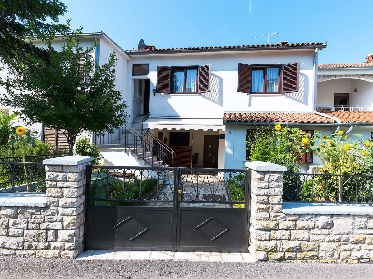 Apartments Nives Poreč Exterior foto